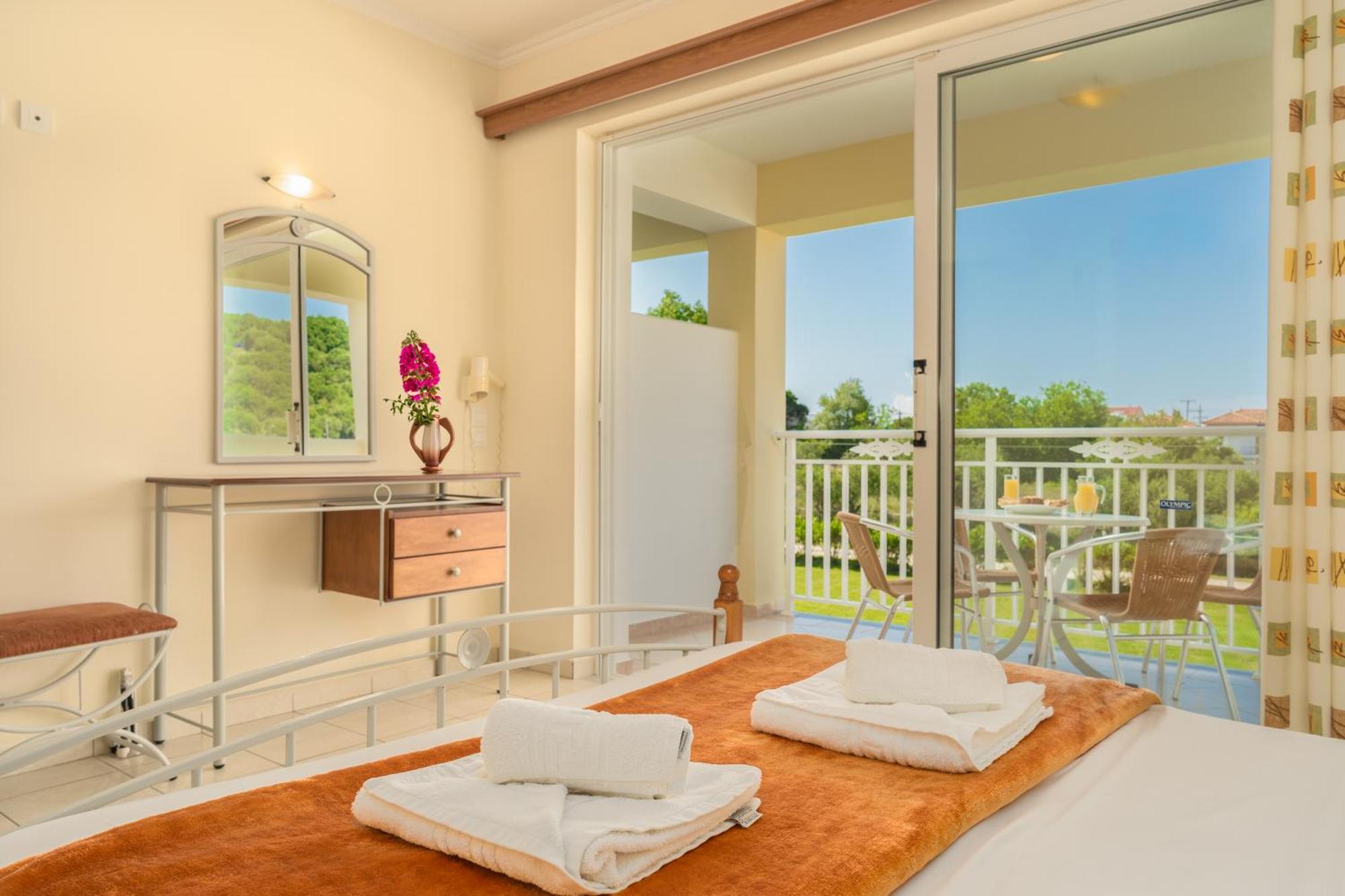 Manousis Aparthotel Τσιλιβί Εξωτερικό φωτογραφία