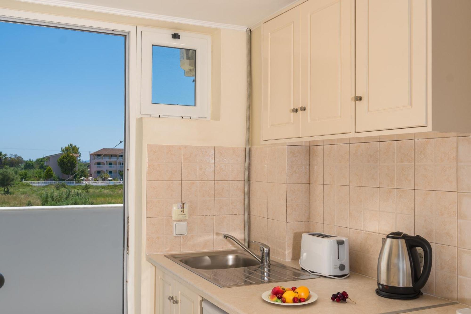 Manousis Aparthotel Τσιλιβί Εξωτερικό φωτογραφία