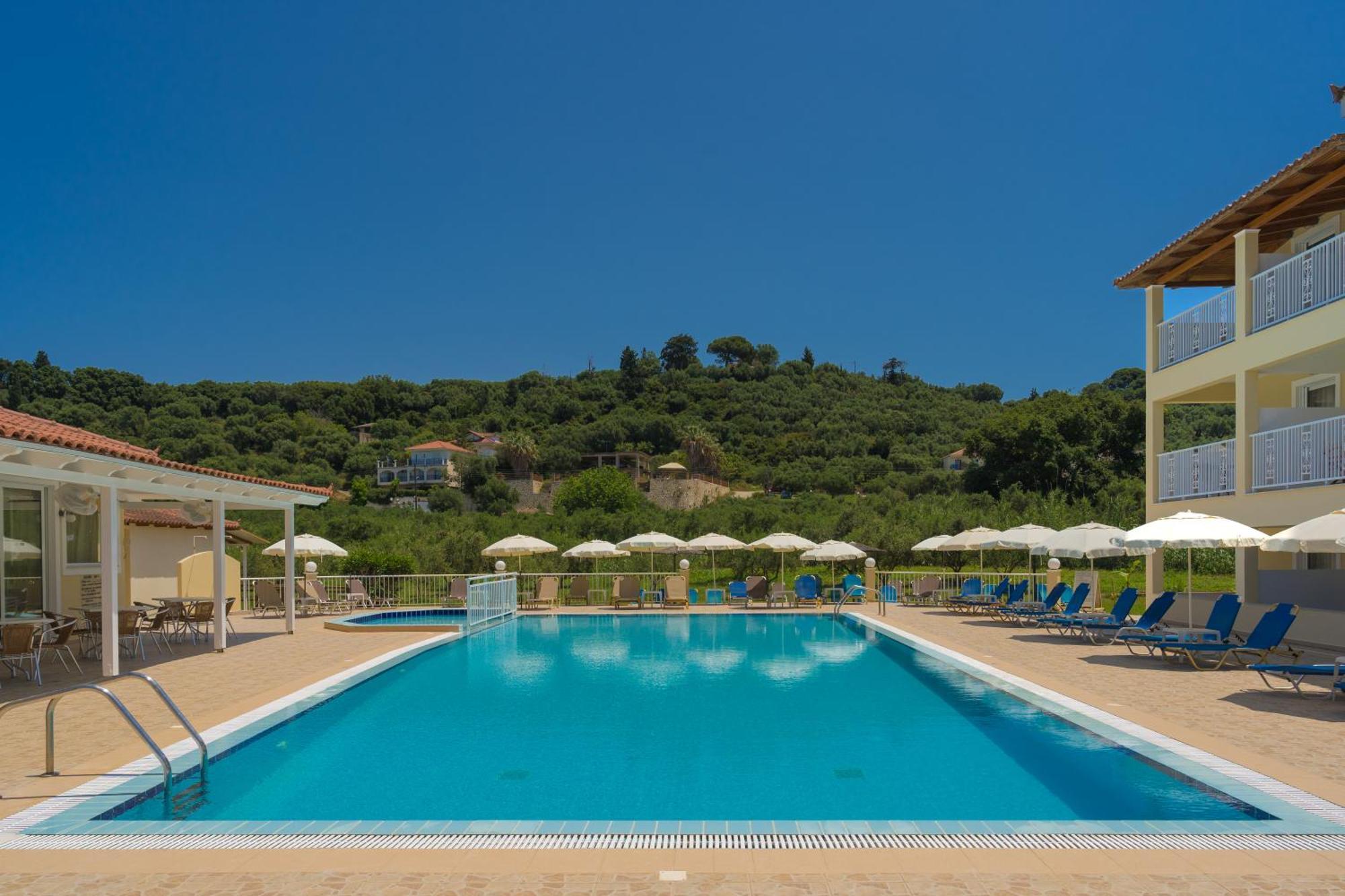 Manousis Aparthotel Τσιλιβί Εξωτερικό φωτογραφία
